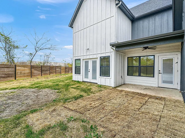 521 Saucer Dr — Photo 6