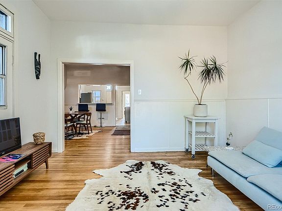 4th image of 1048 N Kalamath St