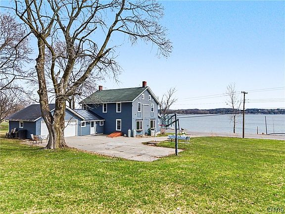 3rd image of 5017 W Lake Rd