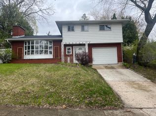 5525 Greenleaf Dr, Madison, WI 53713