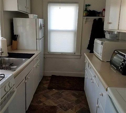 2nd image of 4 Rockaway Ct