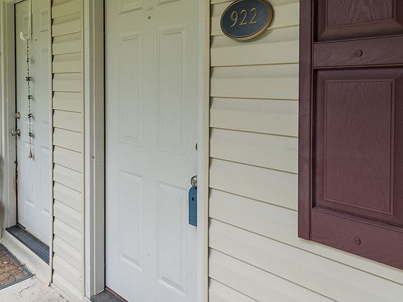 2nd image of 922 Penny Ln