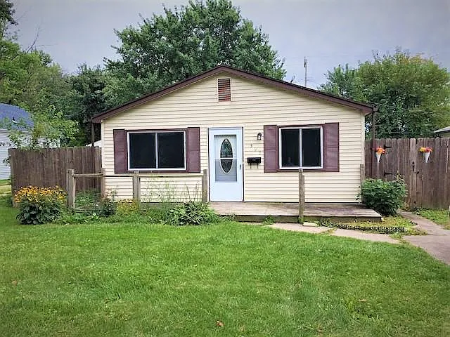 395 W Pearl Ave photo 1