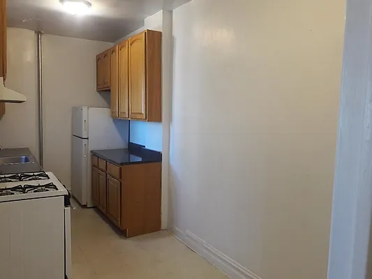 Rented by Chartwell Forest Hills Realty | media 8