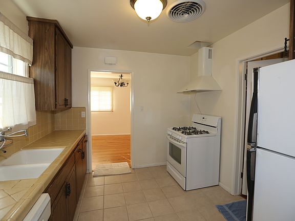 5th image of 1128 Geranio Dr