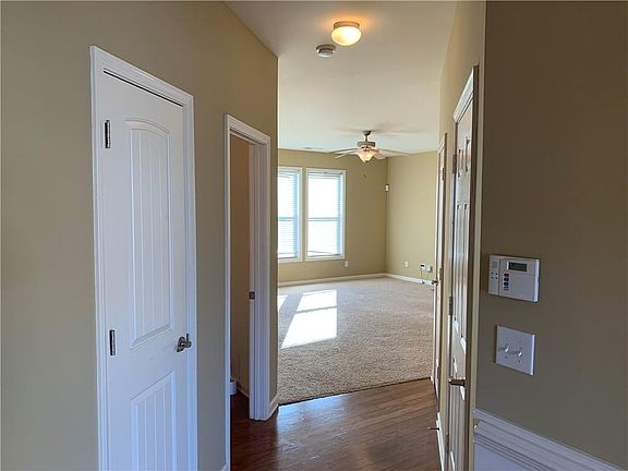 4th image of 581 E Fork Shady Dr NW