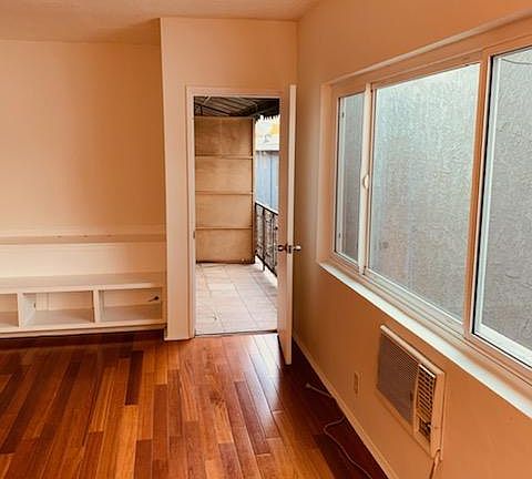 5th image of 1036 N Stanley Ave APT 10