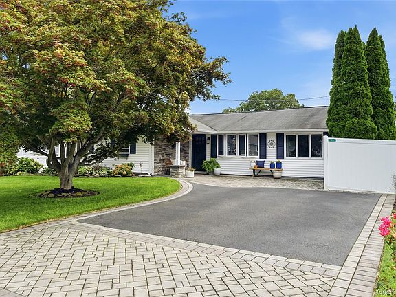 3rd image of 2 Mount Wilson Avenue