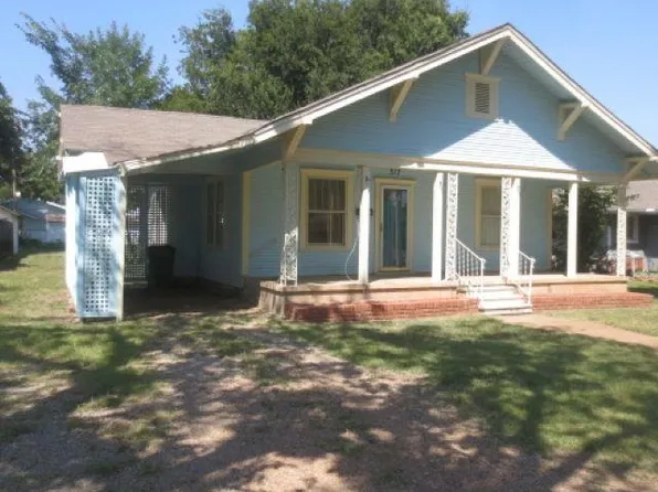 317 E Nebraska St, Walters, OK 73572