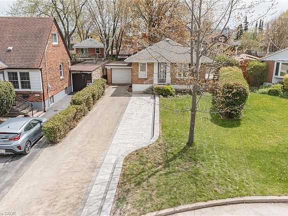 2nd image of 32 Christina Cres