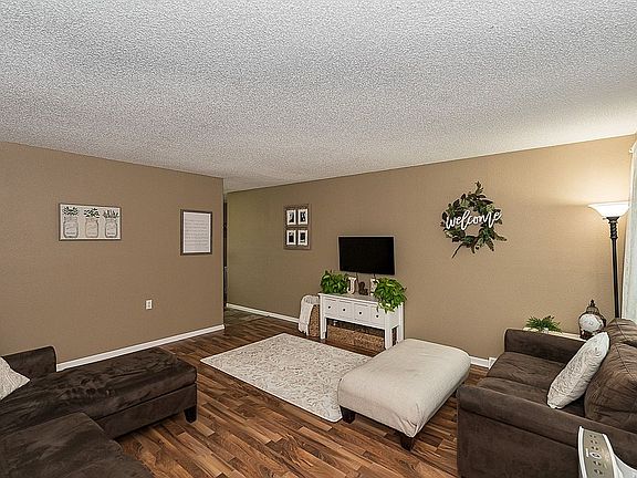 3rd image of 2525 Cypress Dr