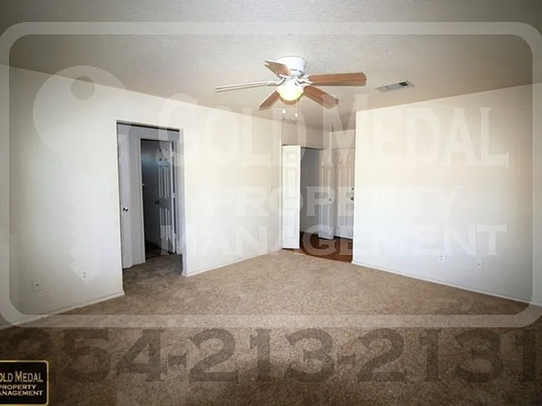 2806 Cantabrian Dr — Photo 2