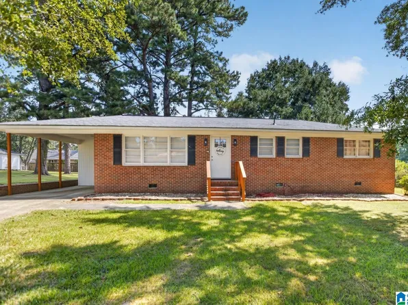 705 Valley Dr, Weaver, AL 36277