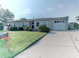 10 Paula Dr, Saint Charles, MO 63301