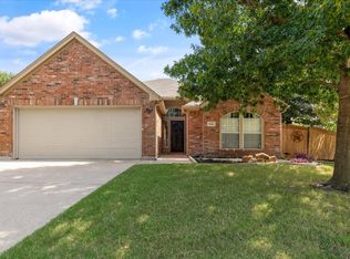 7040 Warm Springs Trl, Fort Worth, TX 76137