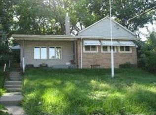 4808 Wildwood Dr, McHenry, IL 60051