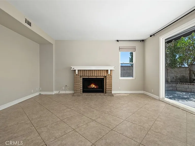 22481 Ivy Rdg — Photo 13