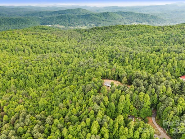 9999 Kira Ln #5, Hendersonville, NC 28739