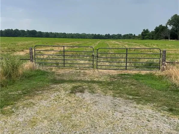 E 520th Ave, Pittsburg, KS 66762