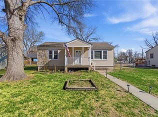 522 Pennsylvania St, Leavenworth, KS 66048