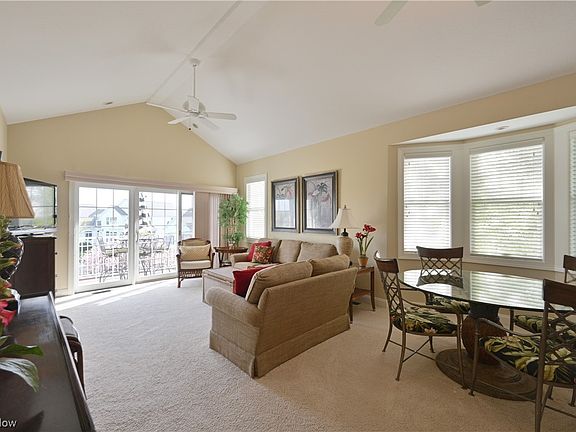 4th image of 5323 Swan Dr Unit I4