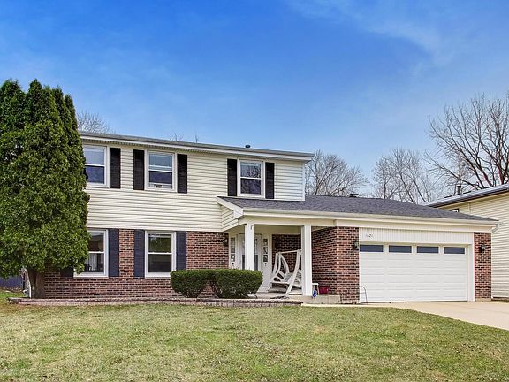 2nd image of 1021 Warwick Cir S