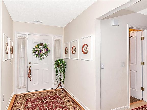 3rd image of 1369 Bridgeport Dr