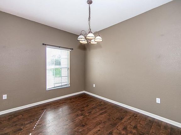 5th image of 1002 Eagle Pond Dr #B