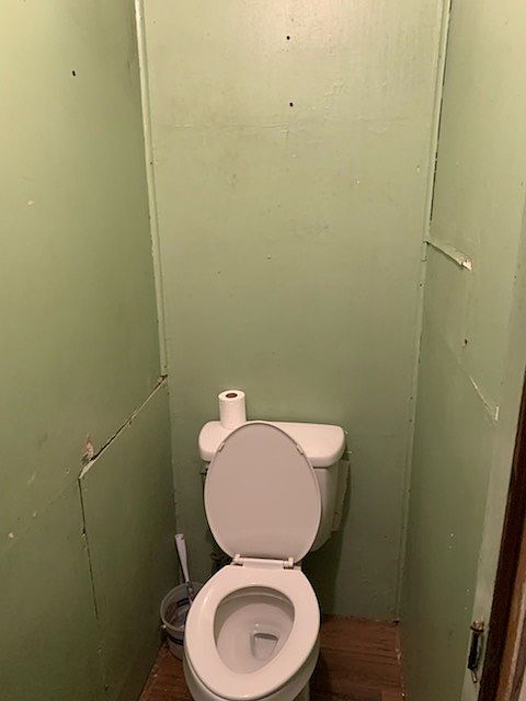 2nd image of 1023 Paradise Rd