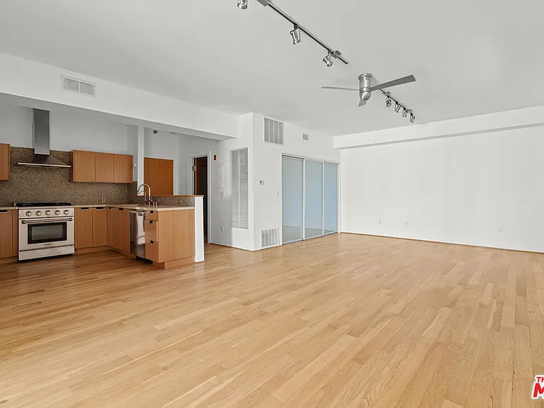 8 Brooks Ave #11 — Photo 7