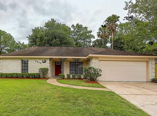 3915 Lemon Tree Ln, Houston, TX 77088