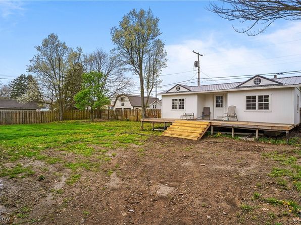 215 E Virginia Ave, Sebring, OH 44672