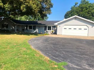 5 Herren Ln, Oswego, IL 60543