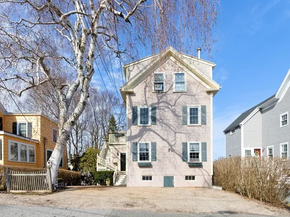 13 Linden St #2, Marblehead, MA 01945