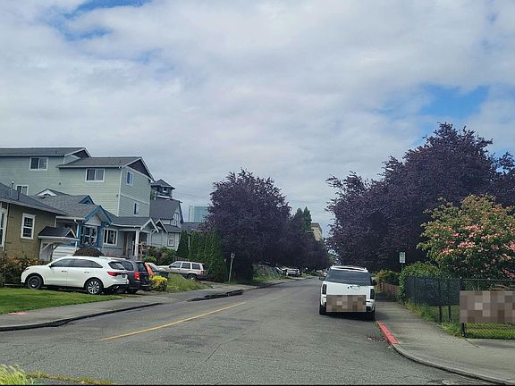 5th image of 3225 Lombard Ave