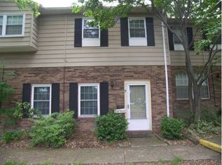 8260 Deepwood Blvd UNIT 2, Mentor, OH 44060