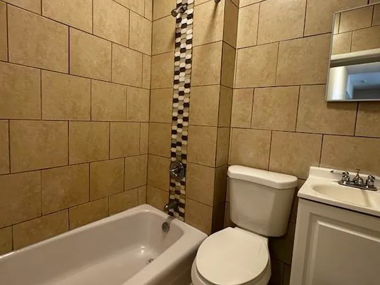 220 Roseville Ave #405R — Photo 2