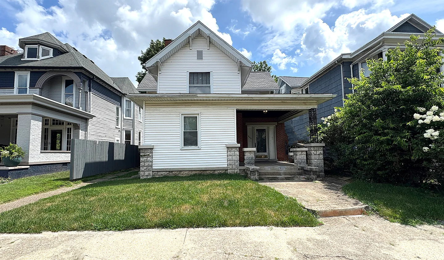 2 bed, $1,300 — Photo 1