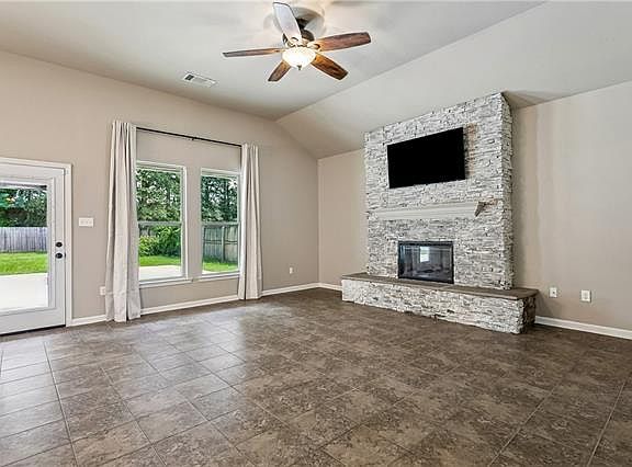 4th image of 116 Meadow Spring Pl