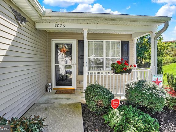 2nd image of 7076 Seneca Ridge Dr