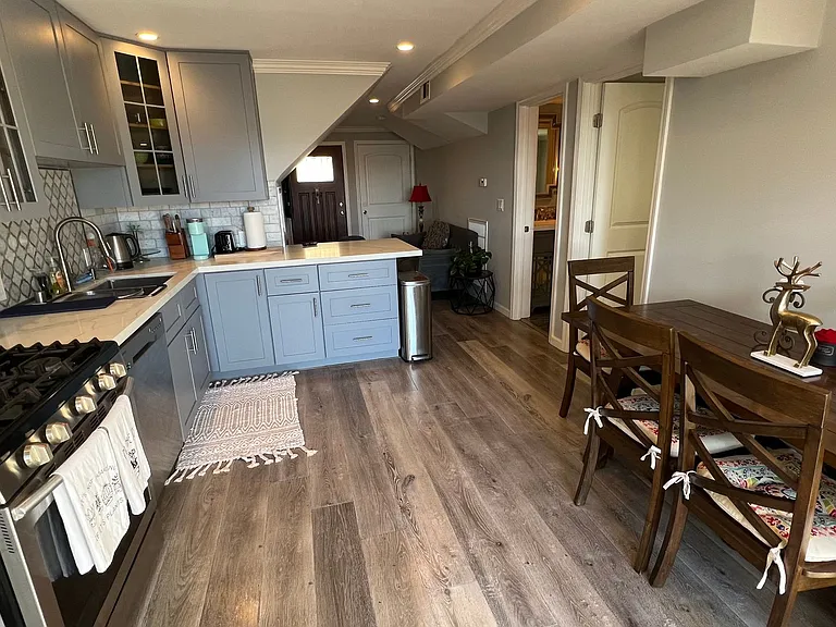 351 Mangels Ave — Photo 14