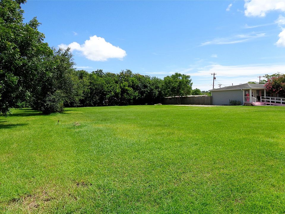 1st image of 2418 25th Ave N Lot 3