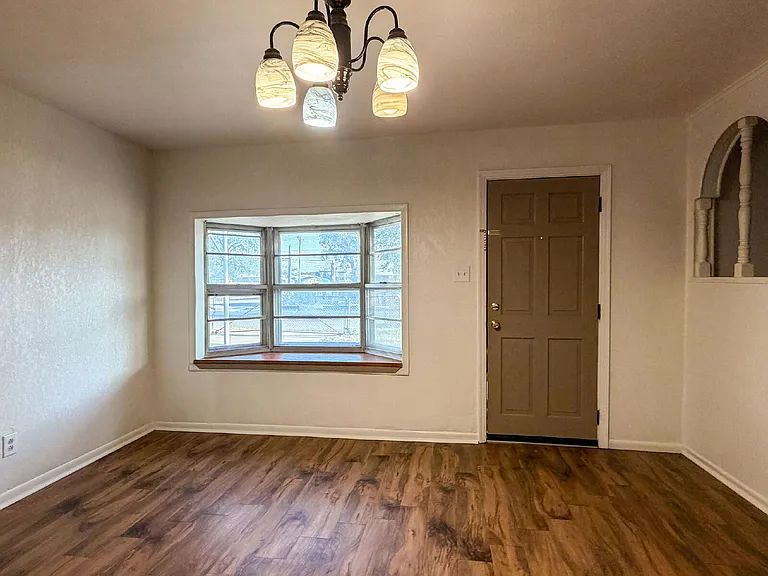 3221 Emory St — Photo 4