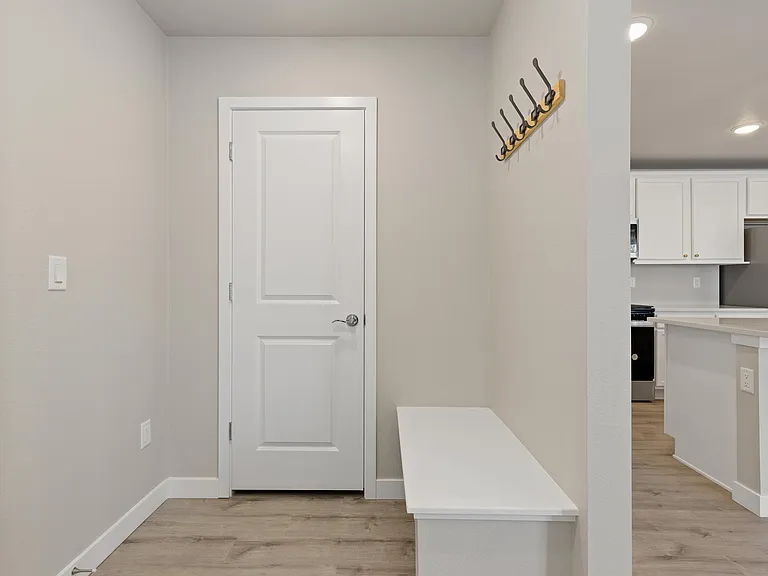 958 Colorado River Ave — Photo 12