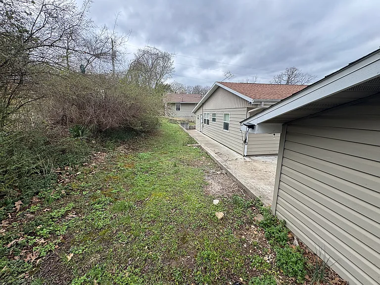 14 Holiday Dr — Photo 12
