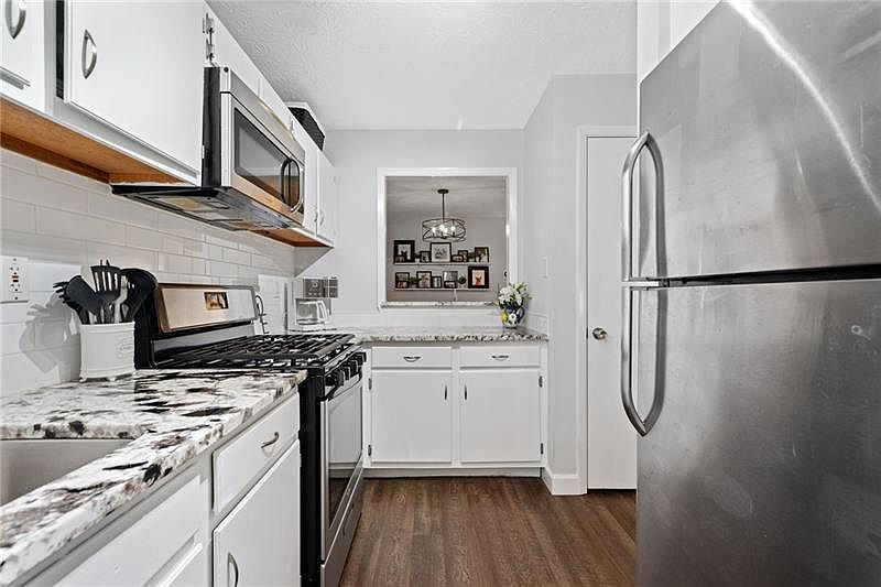 1st image of 801 Cumberland Ct SE