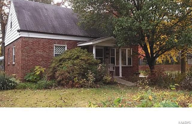1st image of 900 Dwyer Ave