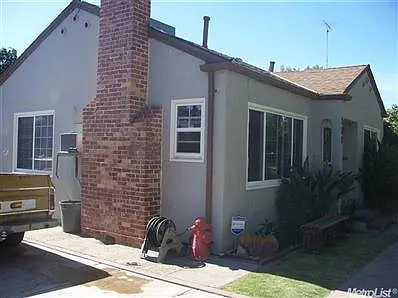 111 Wilson Ave photo 1