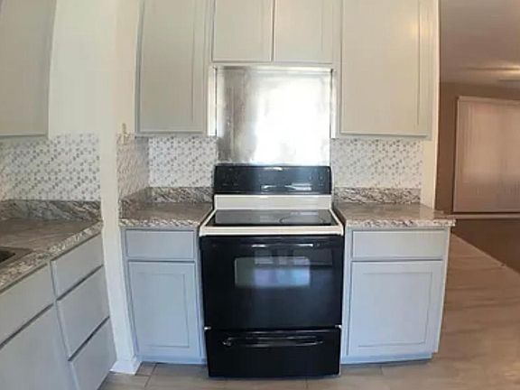 3rd image of 3020 Cesar Chavez Dr