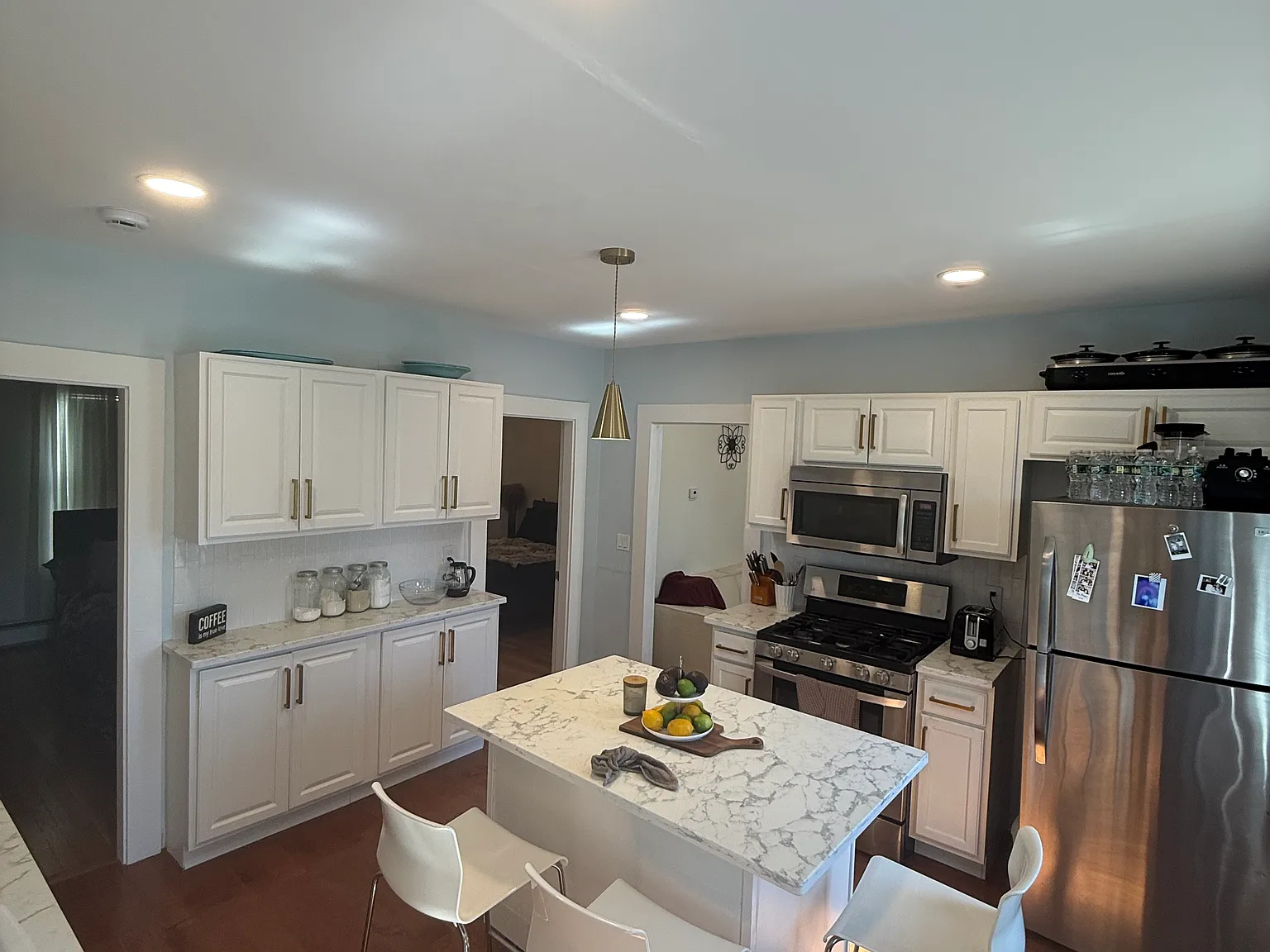 2 bed, 712 sqft, $2,500 — Photo 2